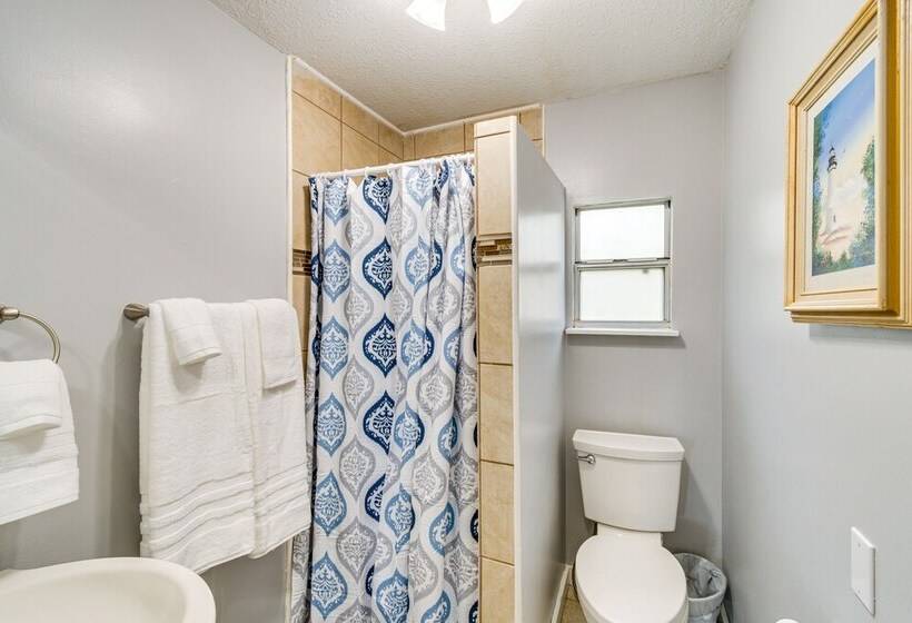 Keystone Heights Vacation Rental: On The Lake!