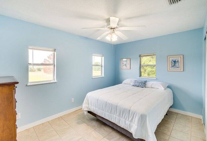 Keystone Heights Vacation Rental: On The Lake!