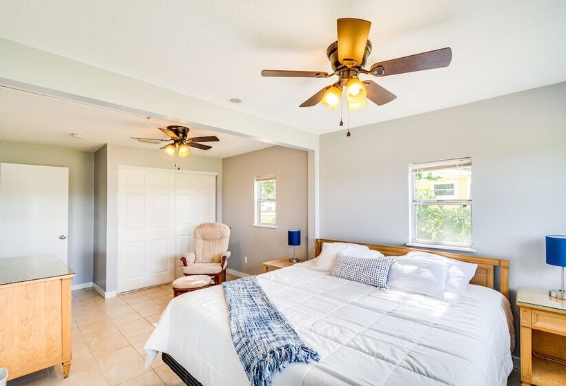 Keystone Heights Vacation Rental: On The Lake!