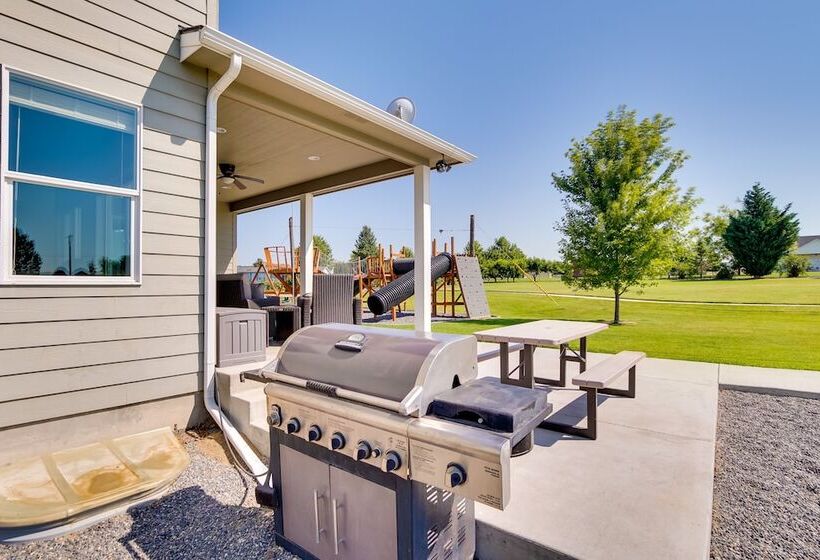 Kid Friendly Pasco Farmhouse W/ Playset, Game Room