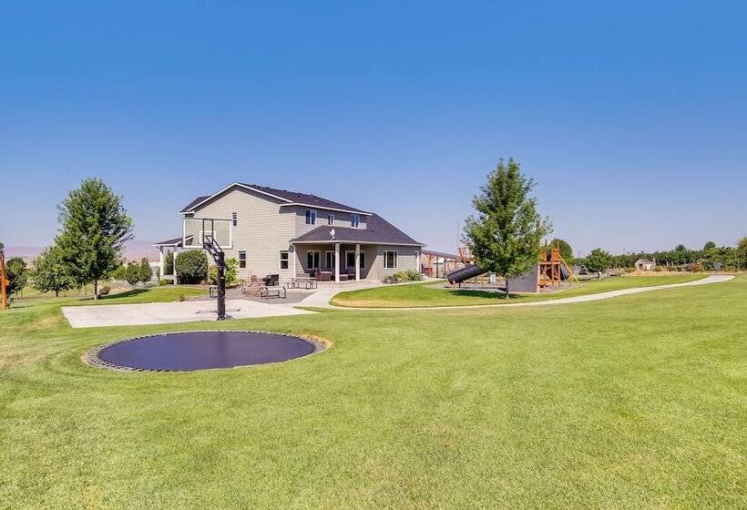 Kid Friendly Pasco Farmhouse W/ Playset, Game Room