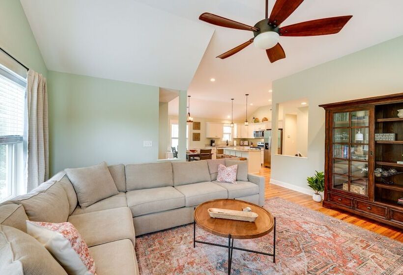 Kill Devil Hills Retreat W/ Gas Grill & Deck!