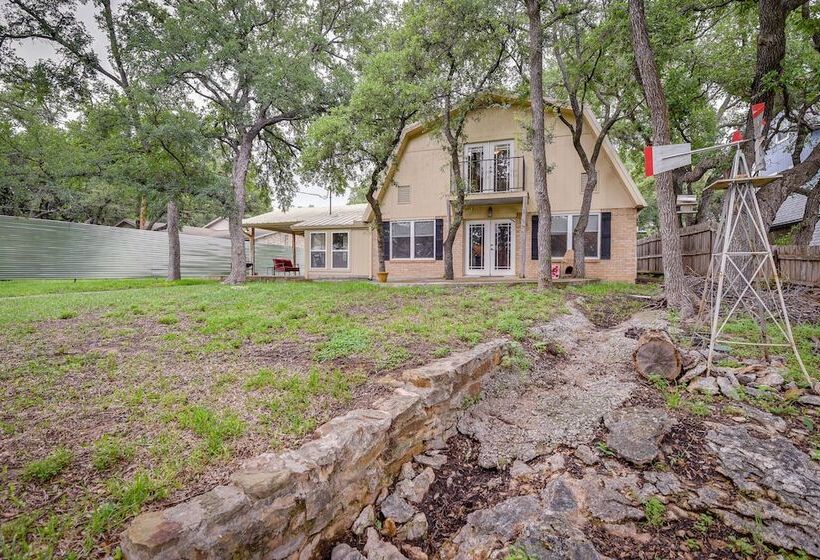 Lake Brownwood Home W/ Private Boat Dock!