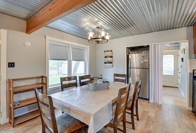 Lake Brownwood Home W/ Private Boat Dock!