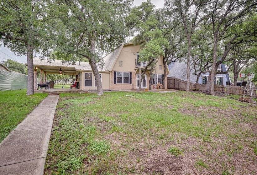 Lake Brownwood Home W/ Private Boat Dock!