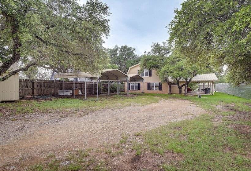 Lake Brownwood Home W/ Private Boat Dock!