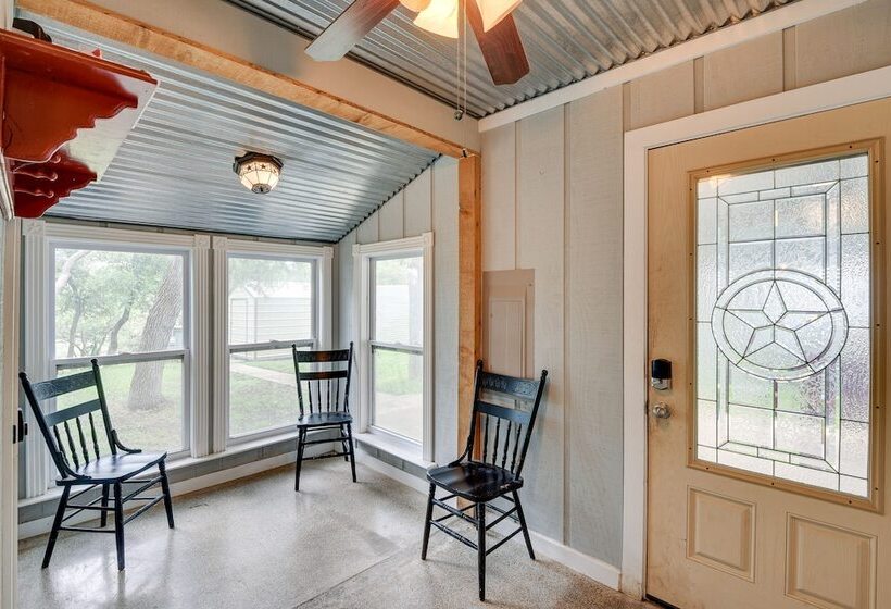 Lake Brownwood Home W/ Private Boat Dock!