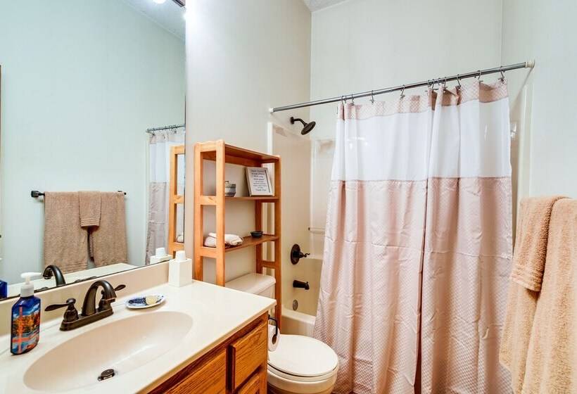 Lake Cumberland Resort Cabin W/ Community Perks!