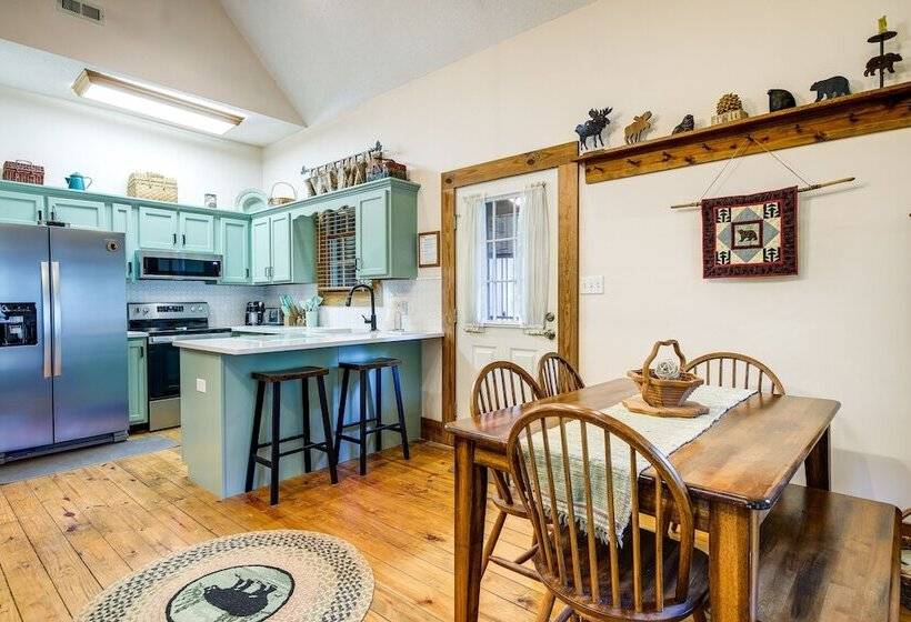 Lake Cumberland Resort Cabin W/ Community Perks!