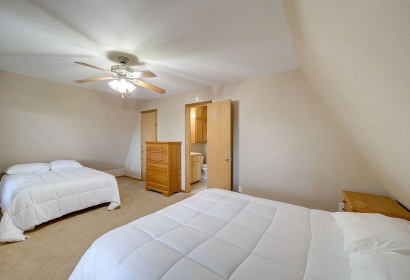 Lake Eufaula Retreat W/ Boat Slip & Fireplace!