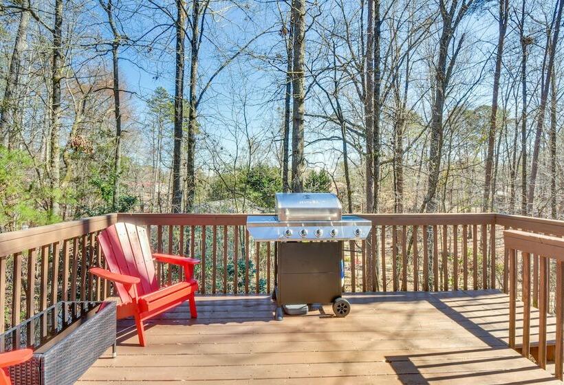 Lake Hartwell Retreat W/ 2 Tier Dock & Boat Slip!