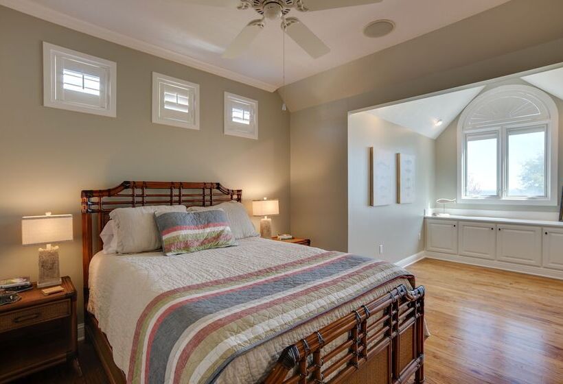 Lake Livingston Paradise: Outdoor Pool W/ Slide!