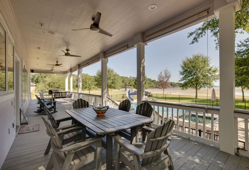 Lake Livingston Paradise: Outdoor Pool W/ Slide!