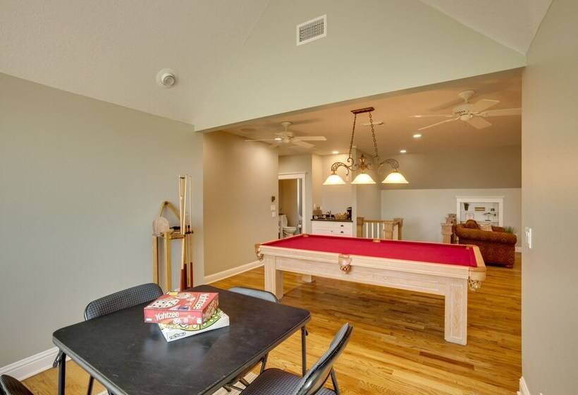 Lake Livingston Paradise: Outdoor Pool W/ Slide!