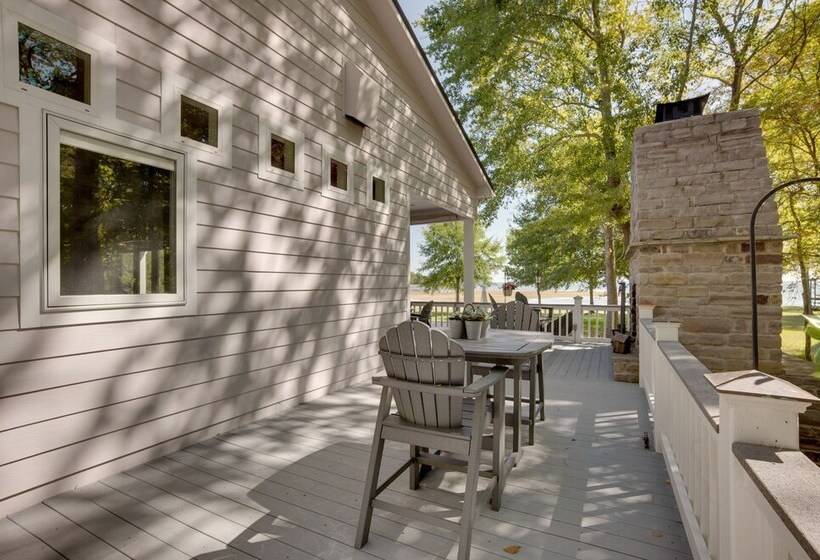 Lake Livingston Paradise: Outdoor Pool W/ Slide!