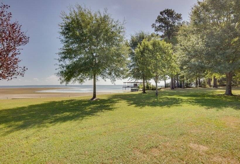 Lake Livingston Paradise: Outdoor Pool W/ Slide!