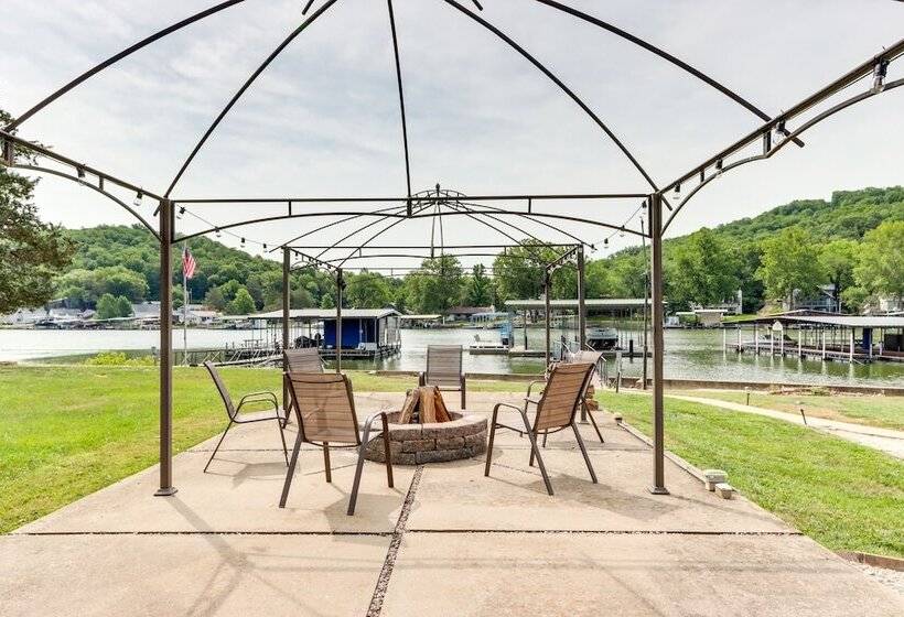 Fire Pit & Dock: Lake Of The Ozarks Retreat!