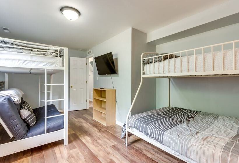 Fire Pit & Dock: Lake Of The Ozarks Retreat!