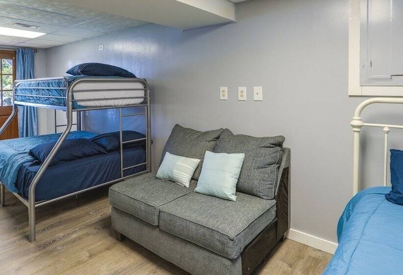 Lakefront Arkansas Escape W/ Grill, Dock & Kayaks!