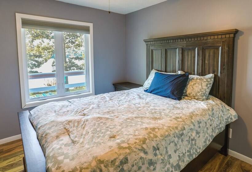 Lakefront Arkansas Escape W/ Grill, Dock & Kayaks!