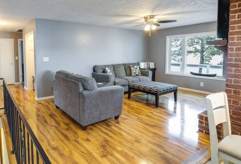 Lakefront Arkansas Escape W/ Grill, Dock & Kayaks!