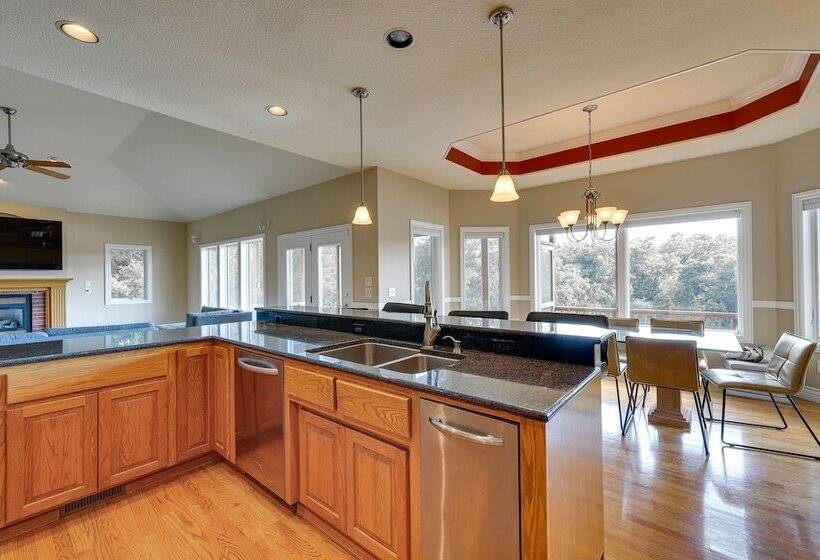 Lakefront Bella Vista Home W/ Game Room & Dock!