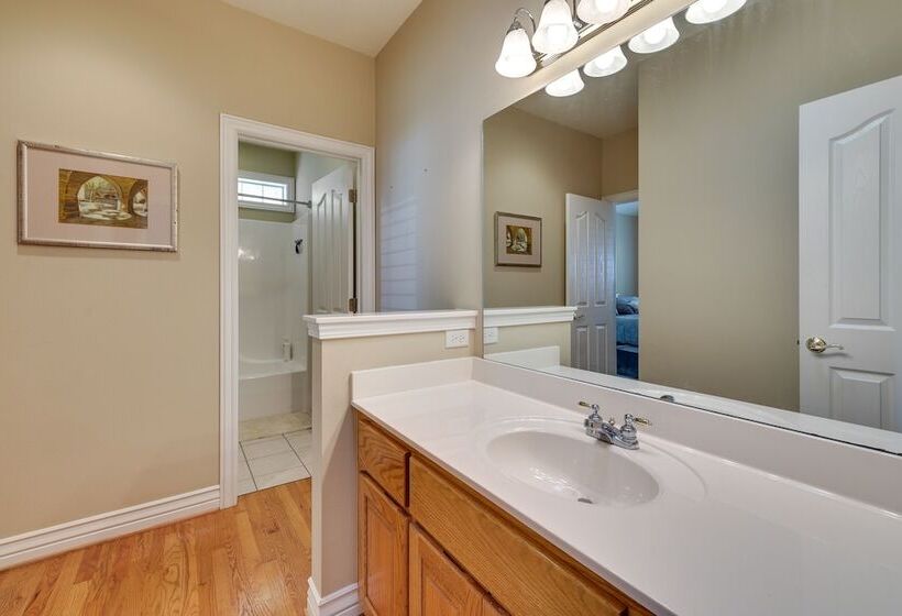 Lakefront Bella Vista Home W/ Game Room & Dock!