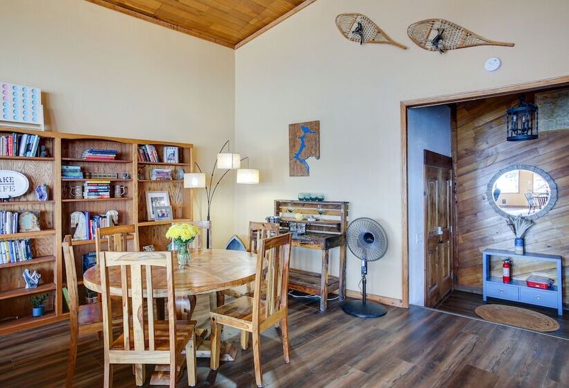 Lakefront Bliss: Coeur D Alene Cabin W/ Dock!