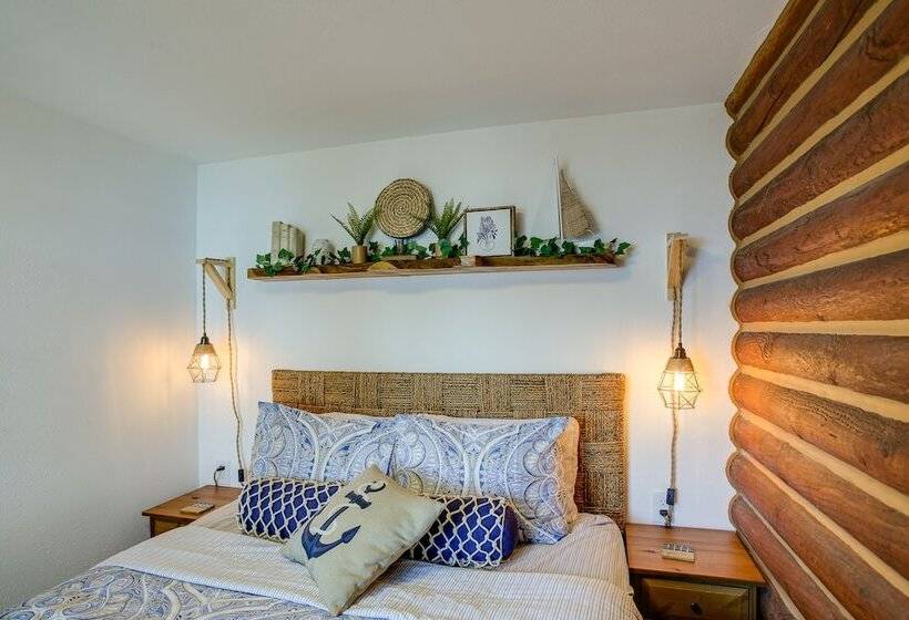 Lakefront Bliss: Coeur D Alene Cabin W/ Dock!