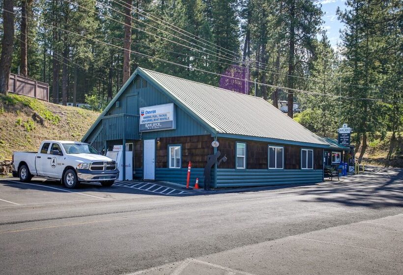 Lakefront Bliss: Coeur D Alene Cabin W/ Dock!