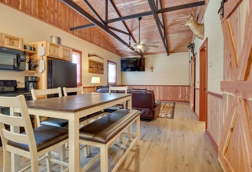 Lakefront Bull Shoals Cabin Rental: Pets Welcome!