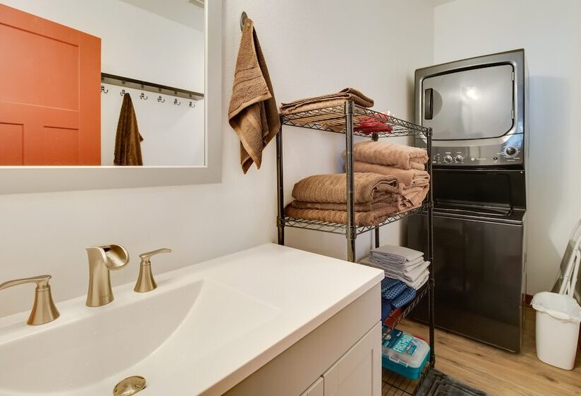 Lakefront Bull Shoals Cabin Rental: Pets Welcome!