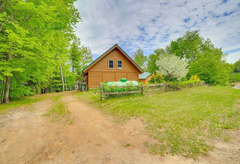 Lakefront Cabin W/ Dock & Trails, Mins To Town!
