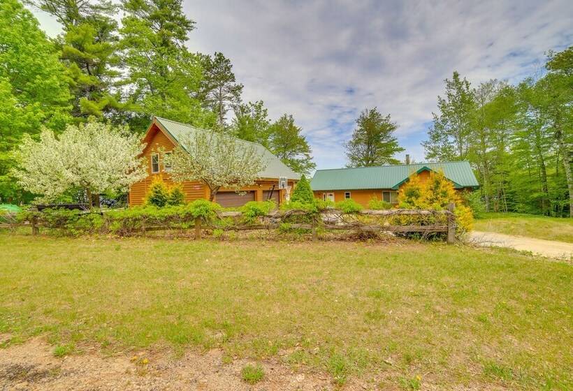 Lakefront Cabin W/ Dock & Trails, Mins To Town!