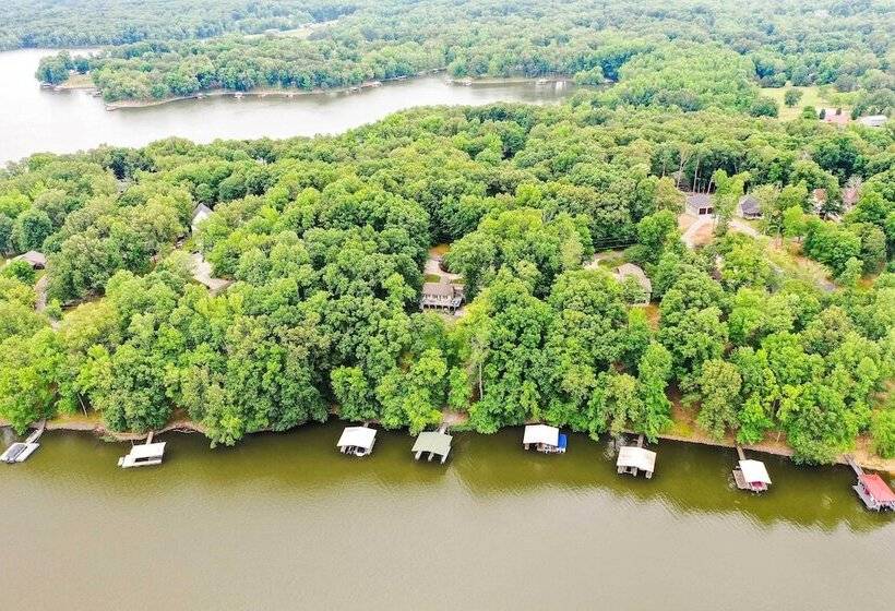 Lakefront Cadiz Home W/ Hot Tub!