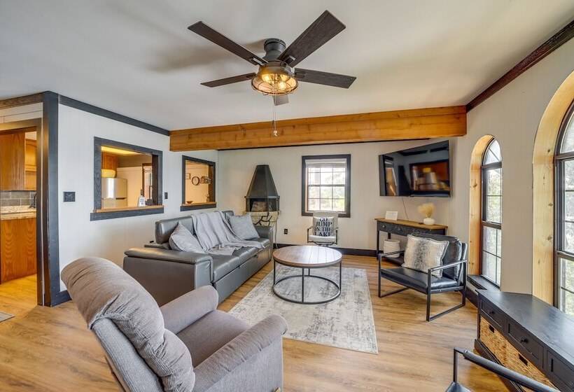 Lakefront Grove Retreat: Private Boat Slip & Dock!