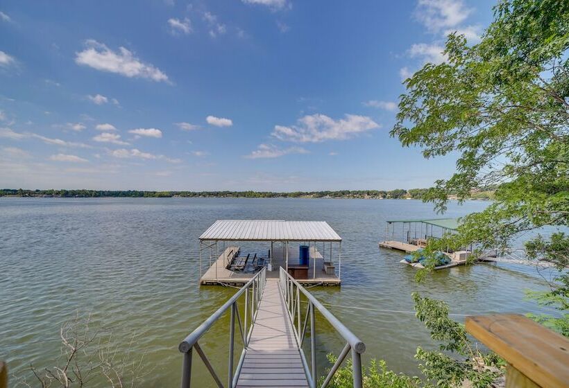 Lakefront Grove Retreat: Private Boat Slip & Dock!