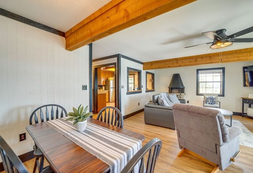 Lakefront Grove Retreat: Private Boat Slip & Dock!