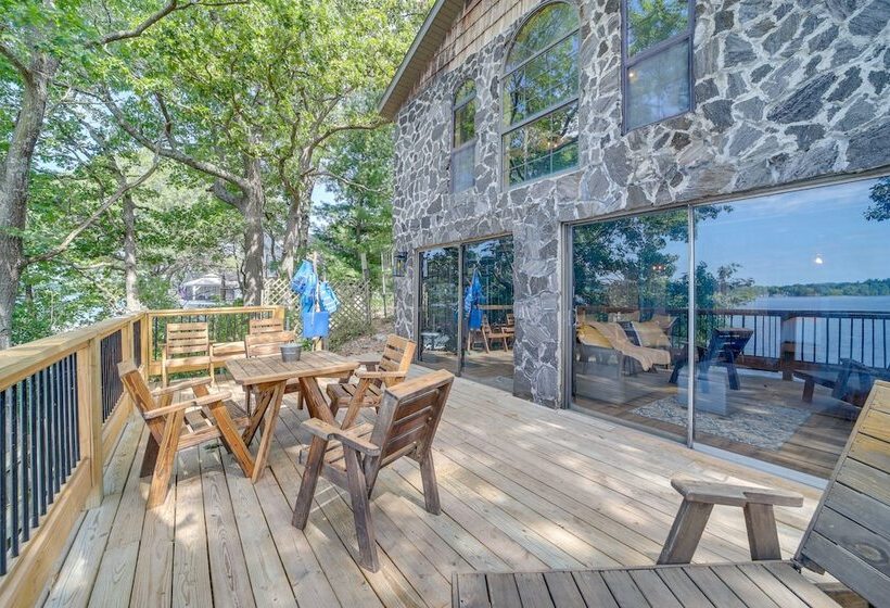 Lakefront Grove Retreat: Private Boat Slip & Dock!