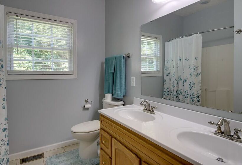 Lakefront Lafollette Home W/ Private Boat Slip!