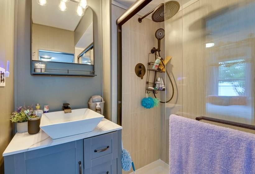 Lakefront Michigan Abode W/ Deck & Fire Pit!