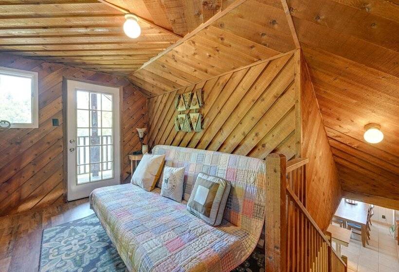 Lakefront North Carolina Abode W/ Grill & Fire Pit