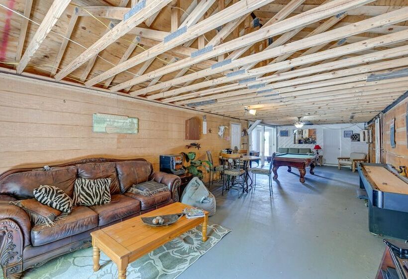 Lakefront North Carolina Abode W/ Grill & Fire Pit