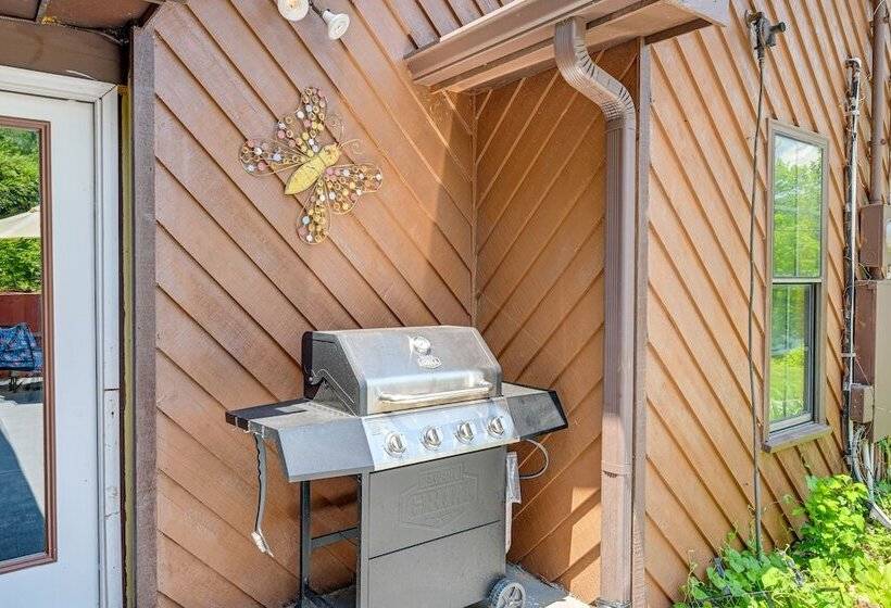 Lakefront North Carolina Abode W/ Grill & Fire Pit