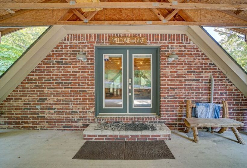 Lakefront Paradise In Eucha: Boat Dock, Fire Pit!