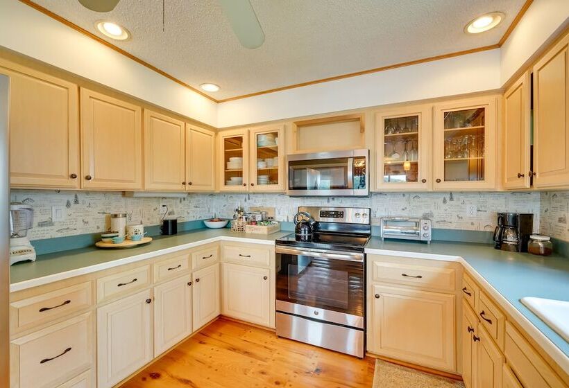 Lakefront Queensbury Home: Kayaks + Boat Dock