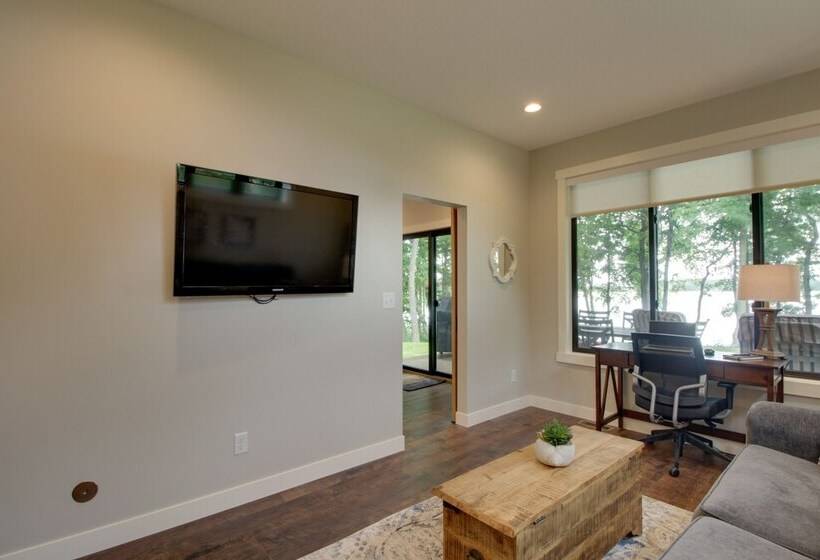 Kayaks & Dock: Lakefront Retreat In Alexandria