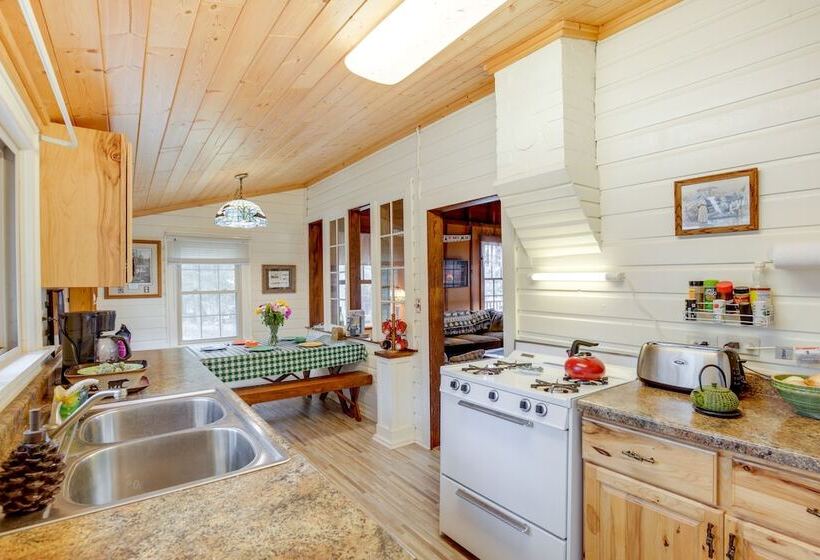 Lakefront Rhinelander Cabin W/ Boat Dock!
