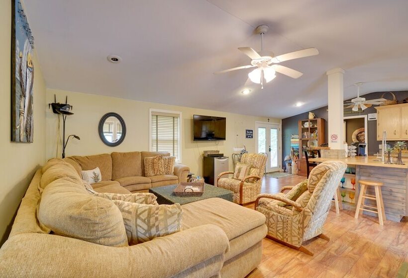 Lakefront Spring City Retreat W/ Boat Dock!