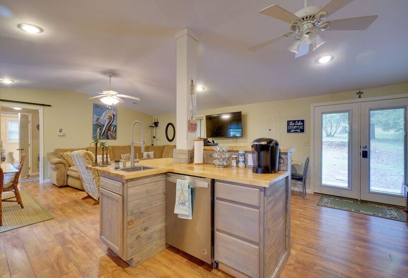 Lakefront Spring City Retreat W/ Boat Dock!